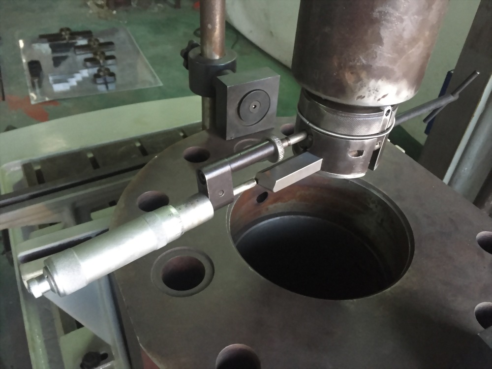 Berco 1400-S Used Cylinder Boring Machine Berco 1400-S Used Cylinder Boring Machine