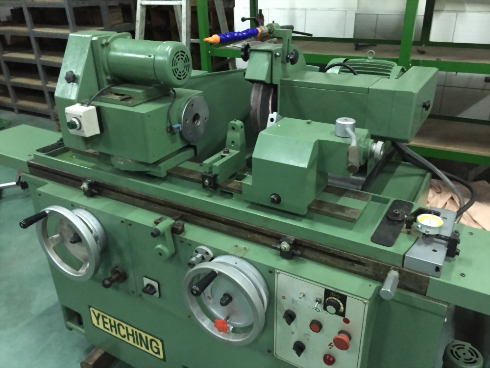 Circular shaft precision grinding machine