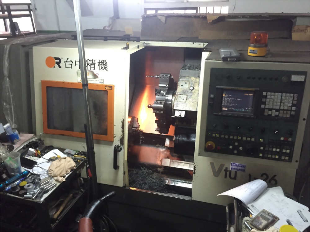 Precision machine CNC 26 lathe (rotary diameter 400mm)