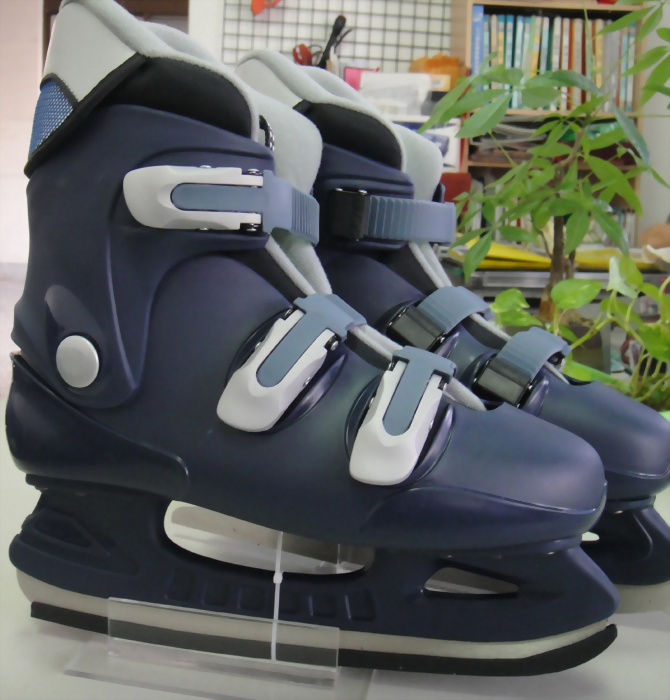 ice hockey skates with buckles