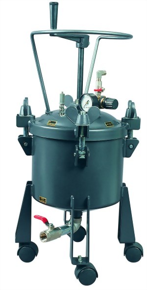 2 1/2 Gallon Dome Type Pressure Tank