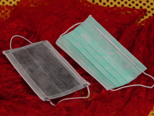 Activated carbon dust mask