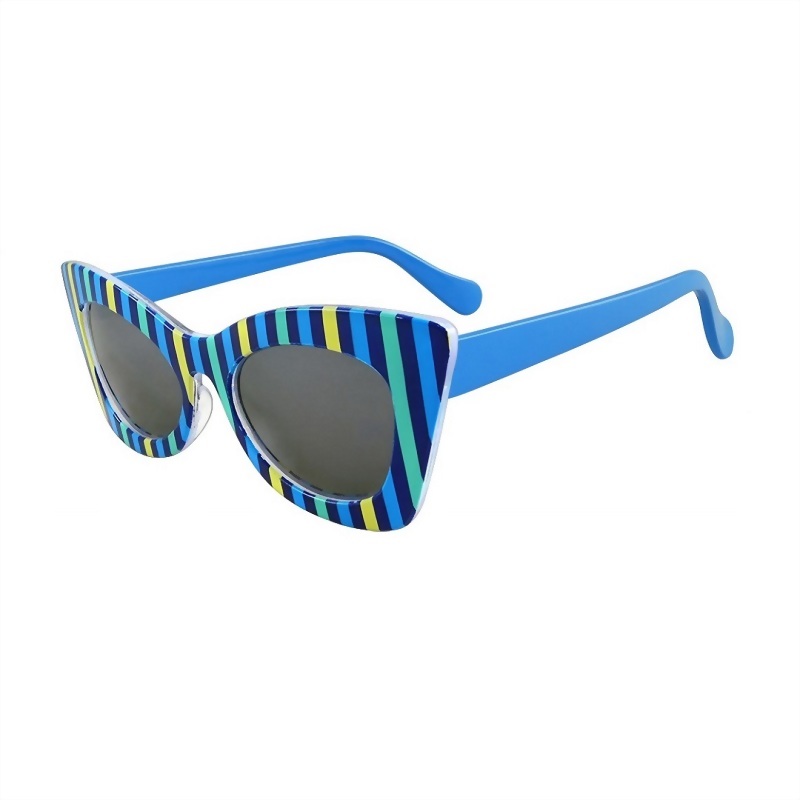 Stylish sunglasses for juvenile