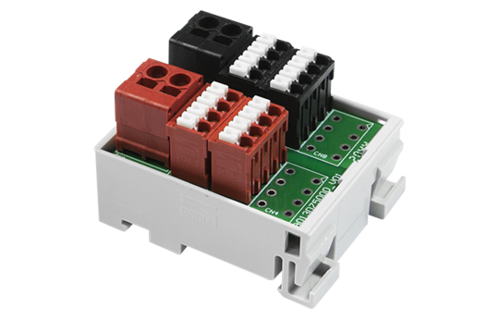 1進8出 電源分配模組