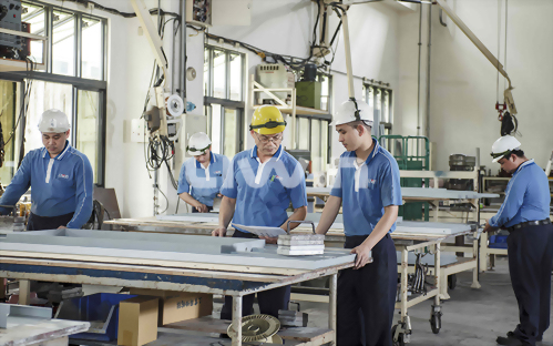 搭電梯遇到地震？教你3個保命招式