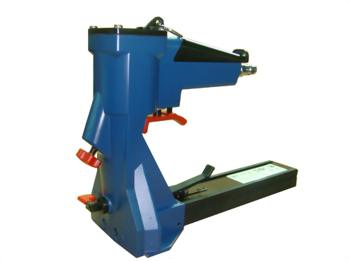 PNEUMATIC CARTON STAPLER
