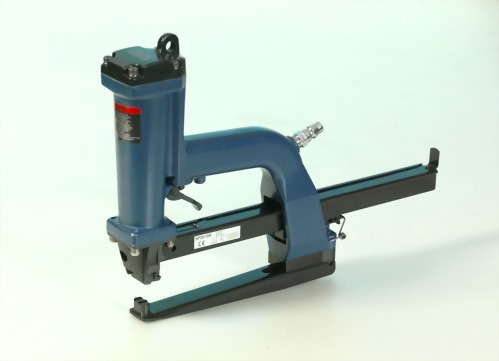 PNEUMATIC STAPLING PLIER