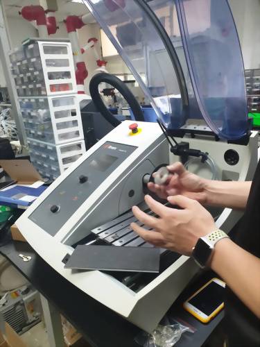 精密自動切割機 - 工研院