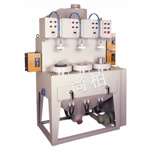 內閉式自動噴砂機