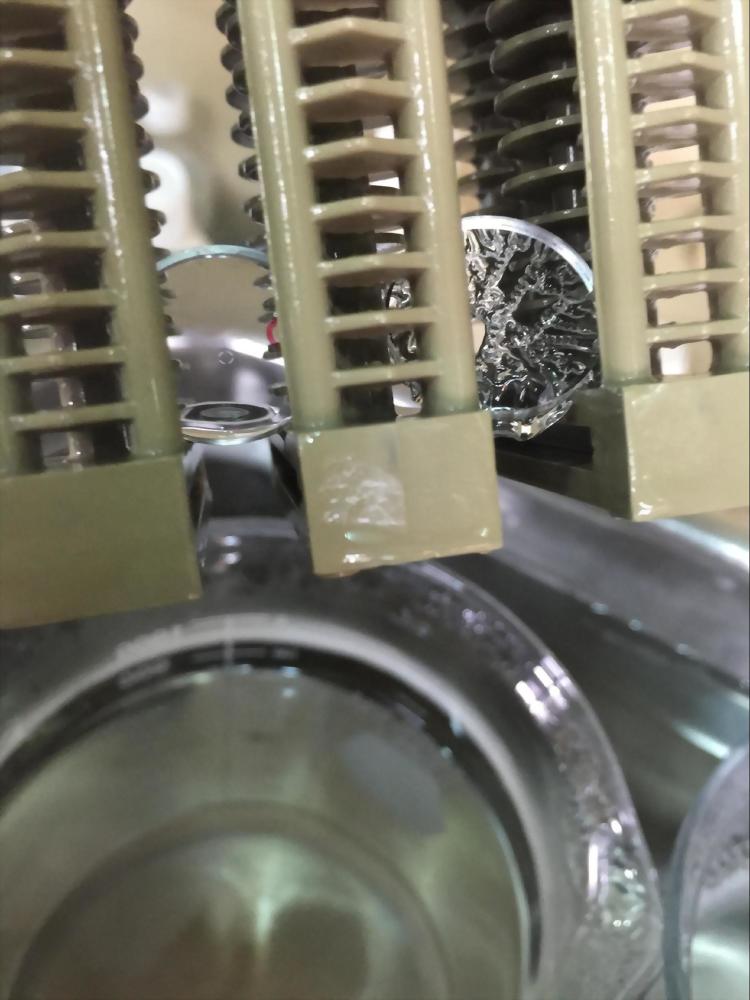 Synthetic glue remover