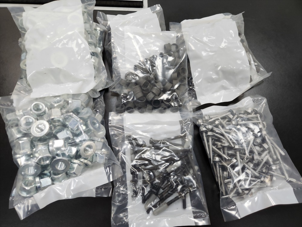 Nuts Packing  Screw Packaging