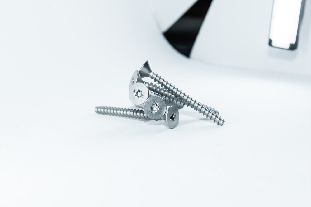 PT 30 PLASTIC SCREWS