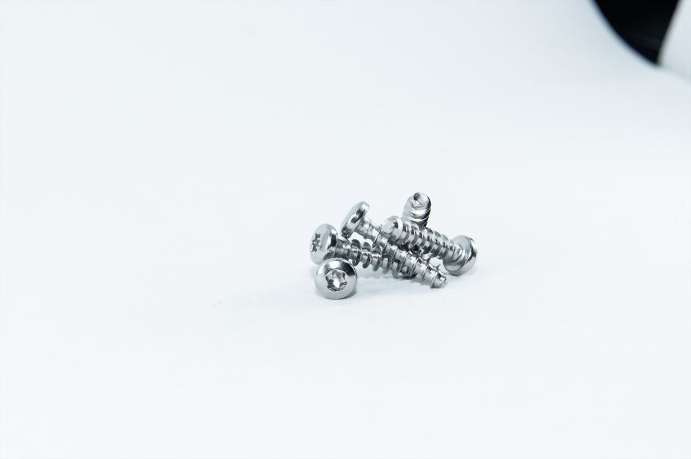 PT 30 PLASTIC SCREWS