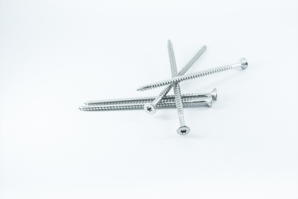 CHIPBOARD SCREWS