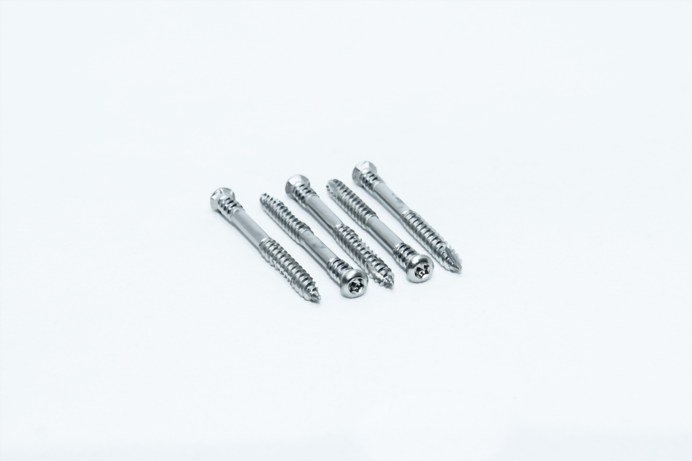 THREAD CUTTING SCREWS