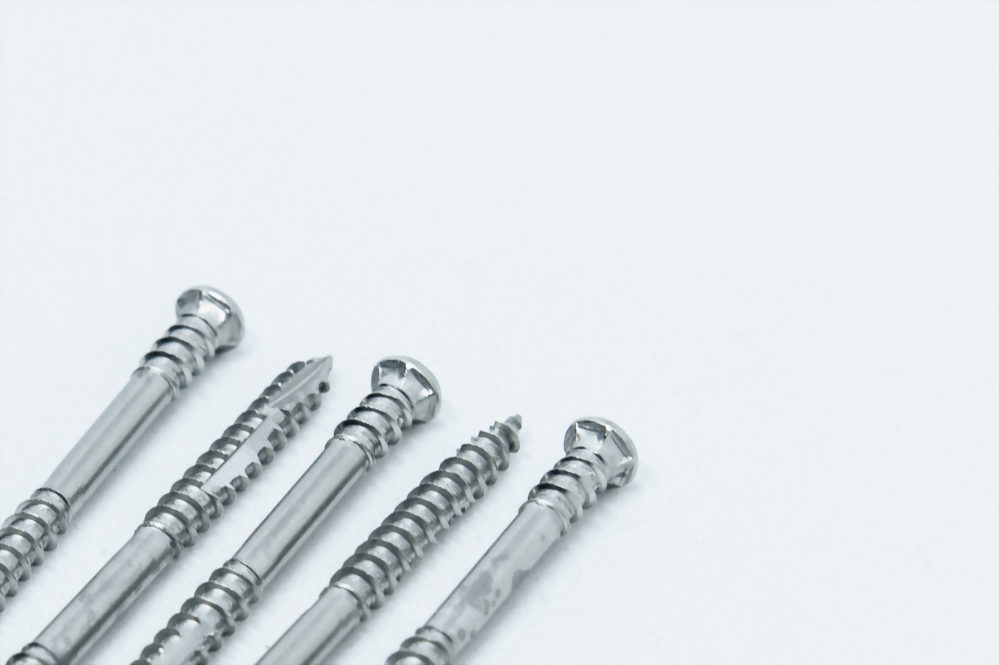 THREAD CUTTING SCREWS