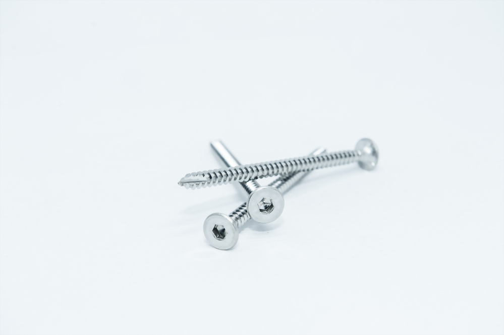 THREAD CUTTING SCREWS