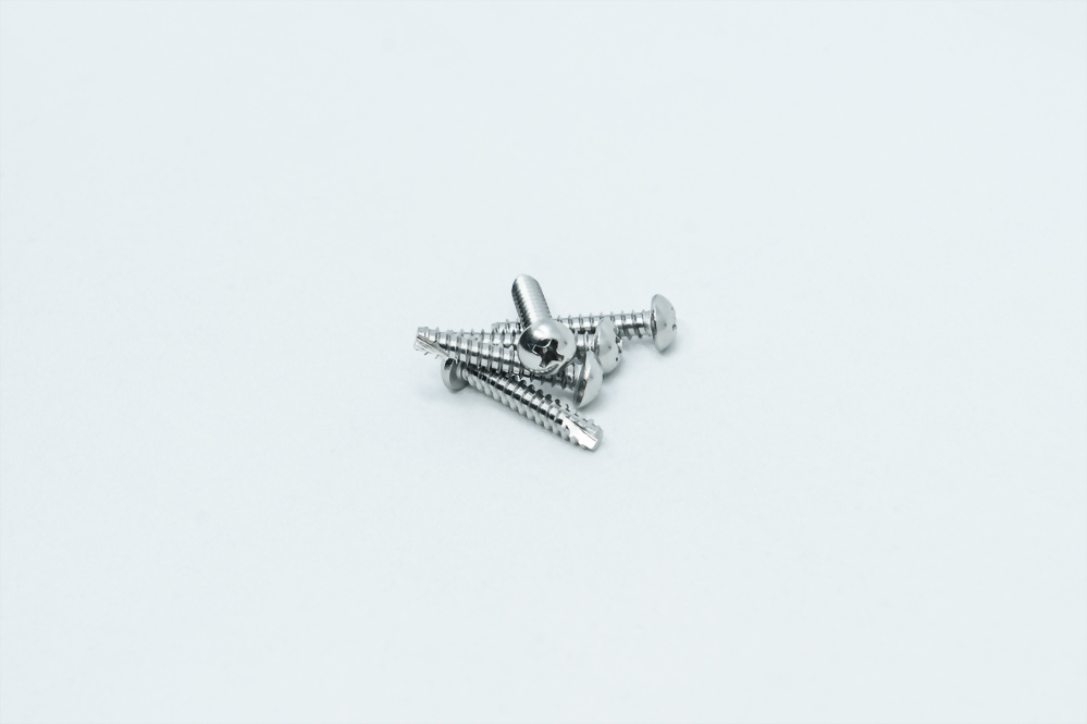 THREAD CUTTING SCREWS