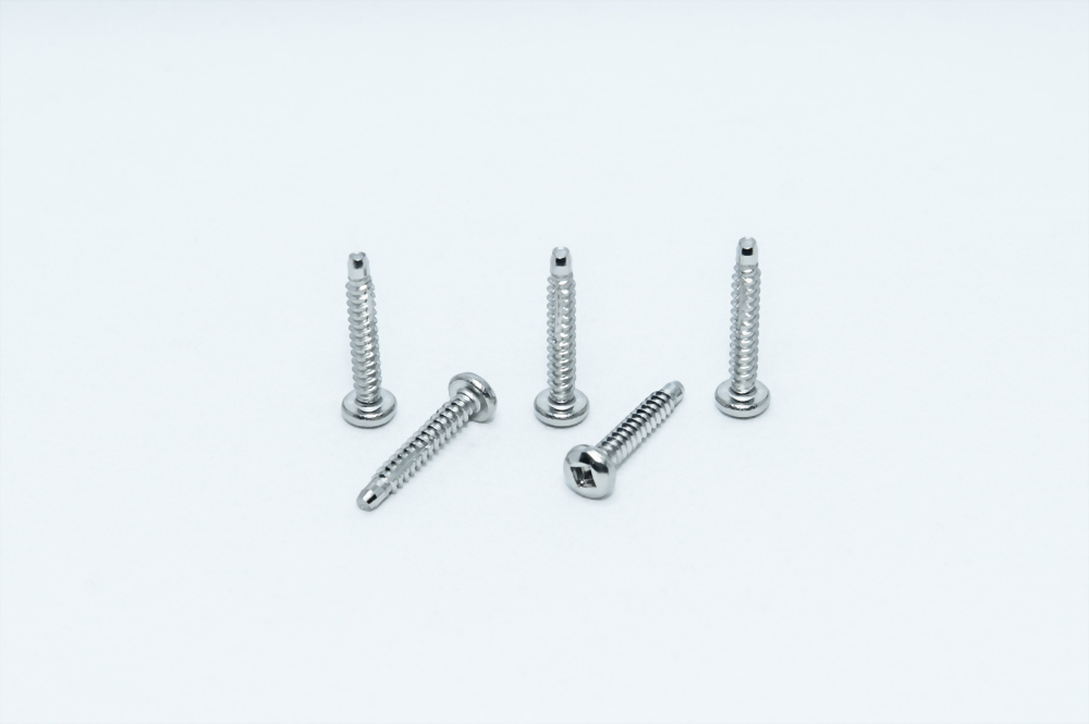 THREAD CUTTING SCREWS