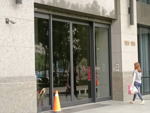 成大林森苑大門