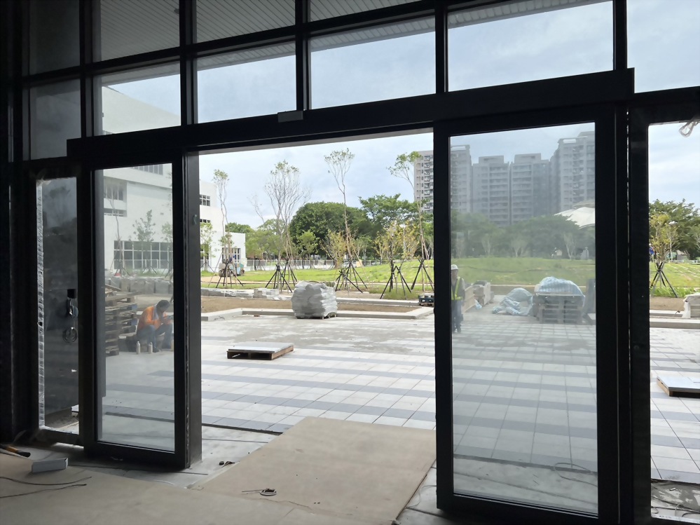 公共工程自動門