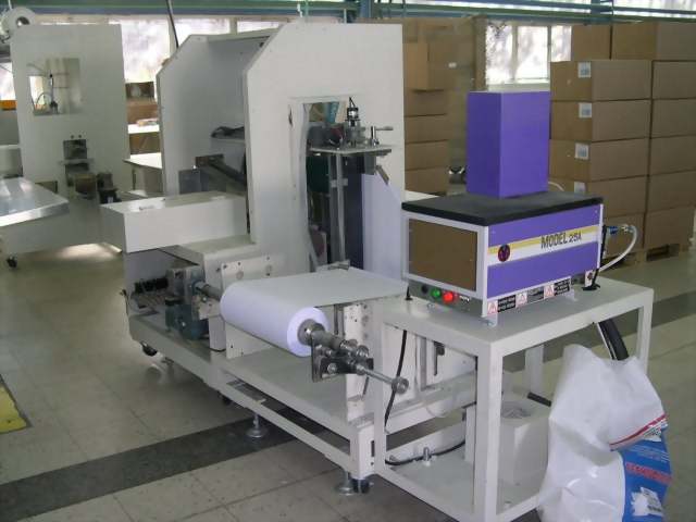 Tissue / Hand Towel Bundle Wrapping Machine