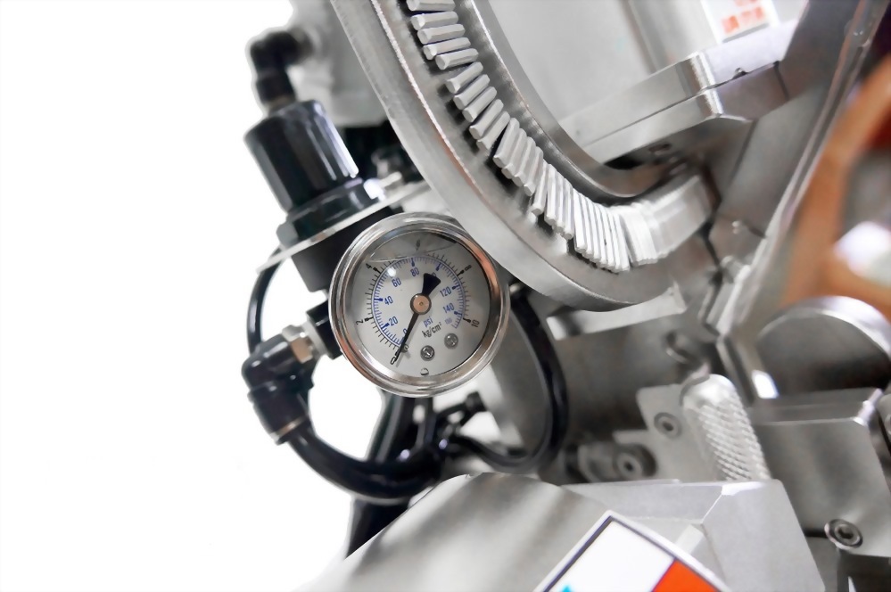 鋁釘拉力束口機-5