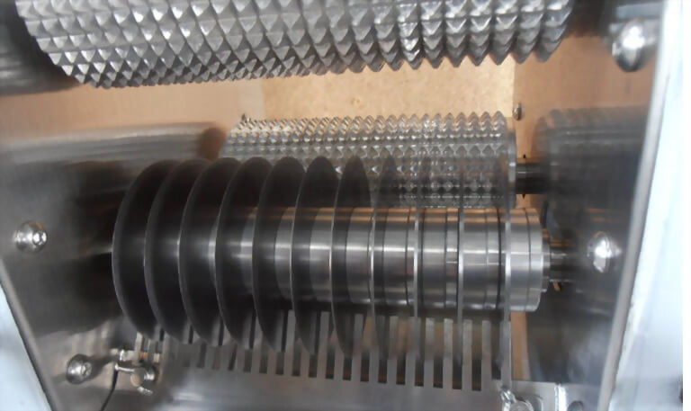 雞精專用輾壓機