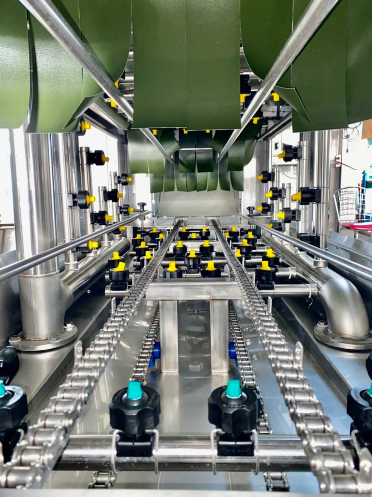 塑鋼噴嘴可任意調整噴射角度，並且容易拆卸清洗。