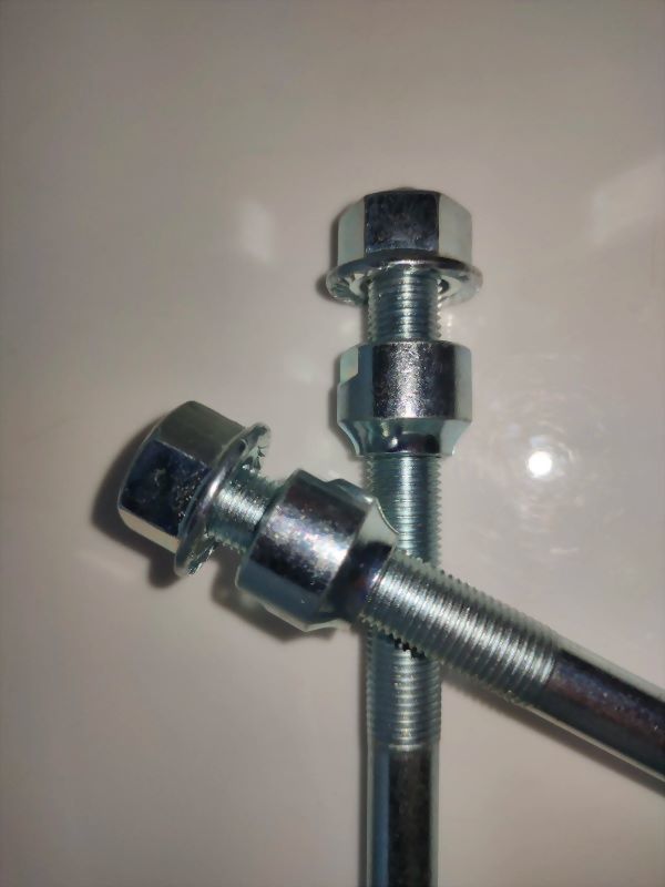 516.38X130.140.145 AXLE