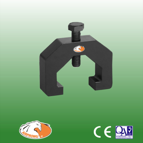 Removing Steering Drop Arm Laser 6664 Steering Drop Arm Puller Tool For Land Rover Defender & Series Laser 6664 Puller