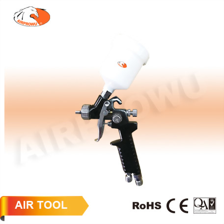 Spray Gun w/125cc POM Cup