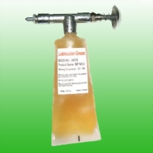 GREASE GUN INJECTION HEAD WITH STEEL TIP