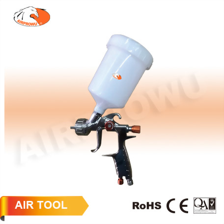 Spray Gun w/600cc POM Cup