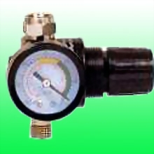 1/8" AIR REGULATOR w/GAUGE