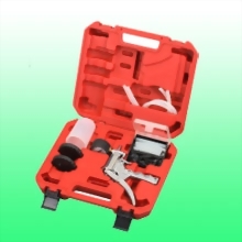 Vacuum pump/brake bleeding kit