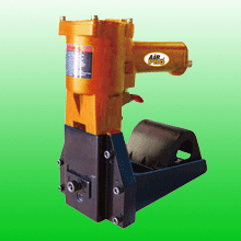 PNEUMATIC COIL CARTON STAPLER