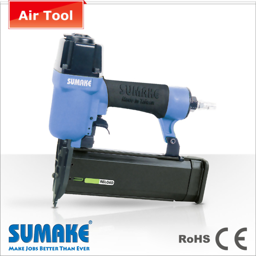 cloueuse de finition