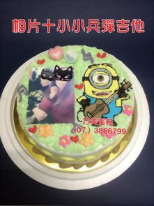 相片+小小兵彈吉他
