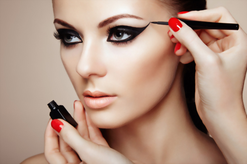 美容化妝師證書課程+帶薪實習(26週) 美容化妝師證書課程+帶薪實習(26週)