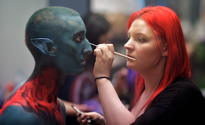 時尚及電影彩妝設計文憑+帶薪實習(100週)