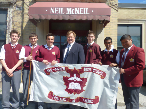 Neil McNeil High School 尼爾麥克尼爾高中