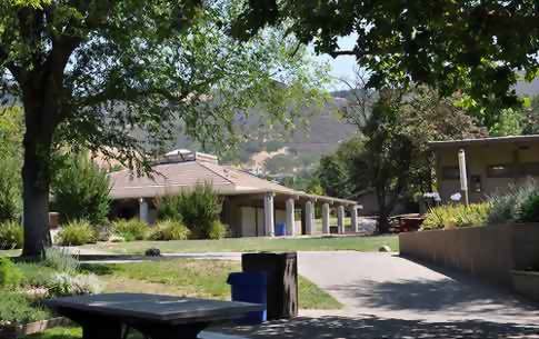 The Athenian School 雅典中學