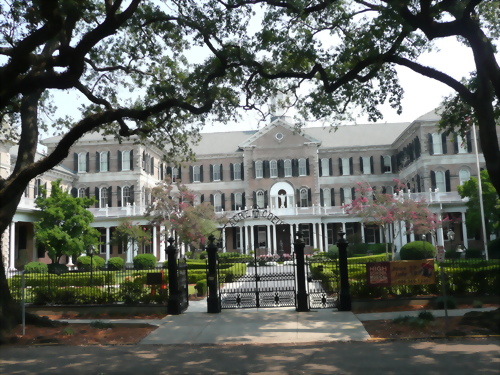 Academy of the Sacred Heart 聖心女中