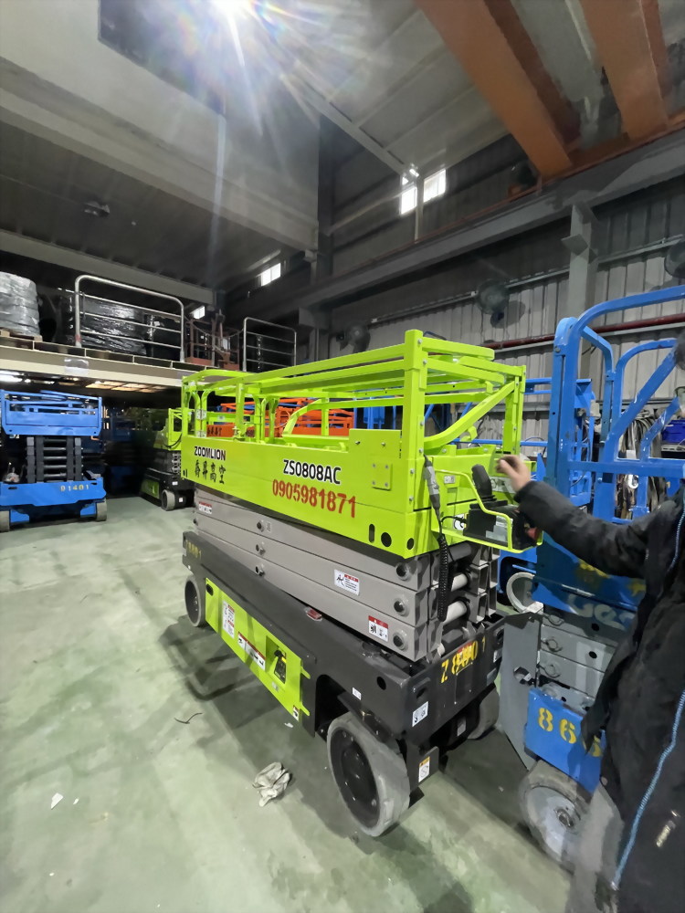 8M - 輪式剪刀高空作業車