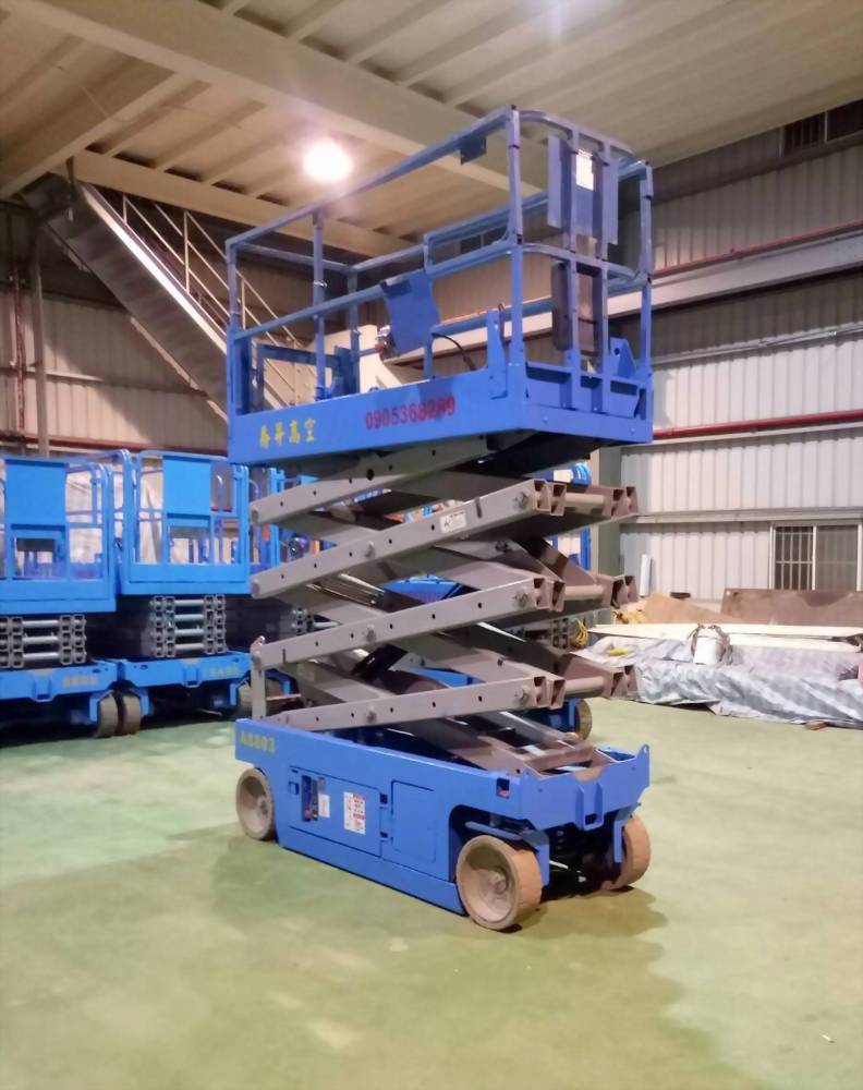 8米-剪刀式高空作業車(窄版)