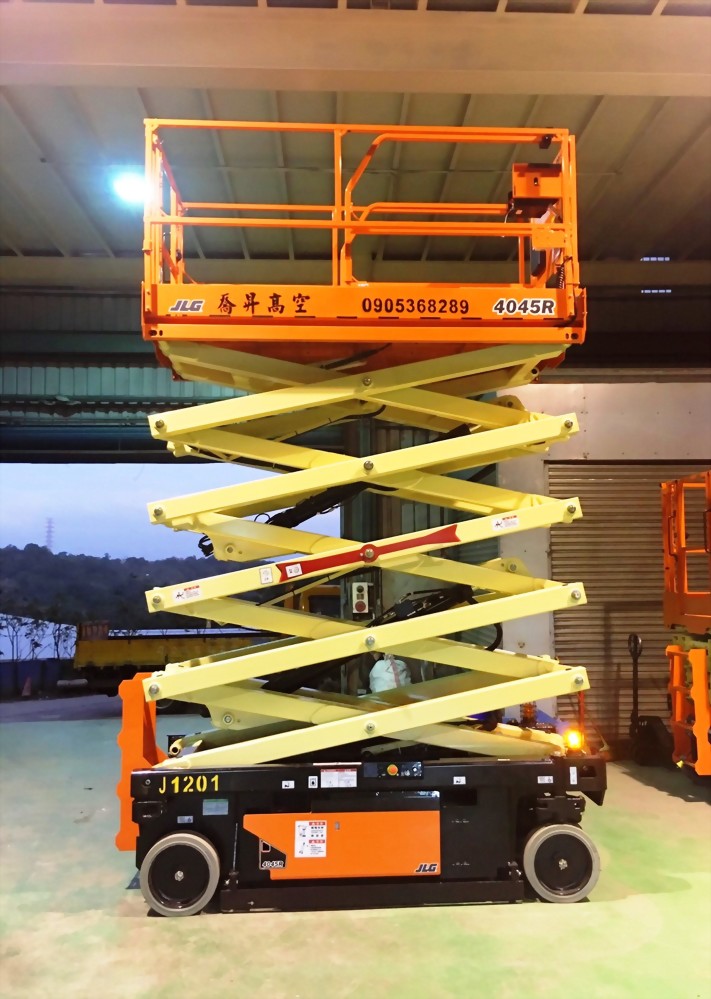 12米-剪刀式高空作業車