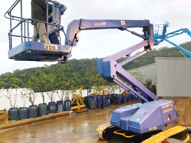 12M - 履帶曲臂式高空作業車