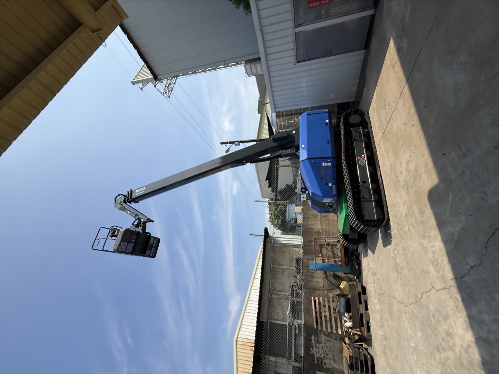 21M - Aichi 愛知 履帶直臂式 (柴油車)