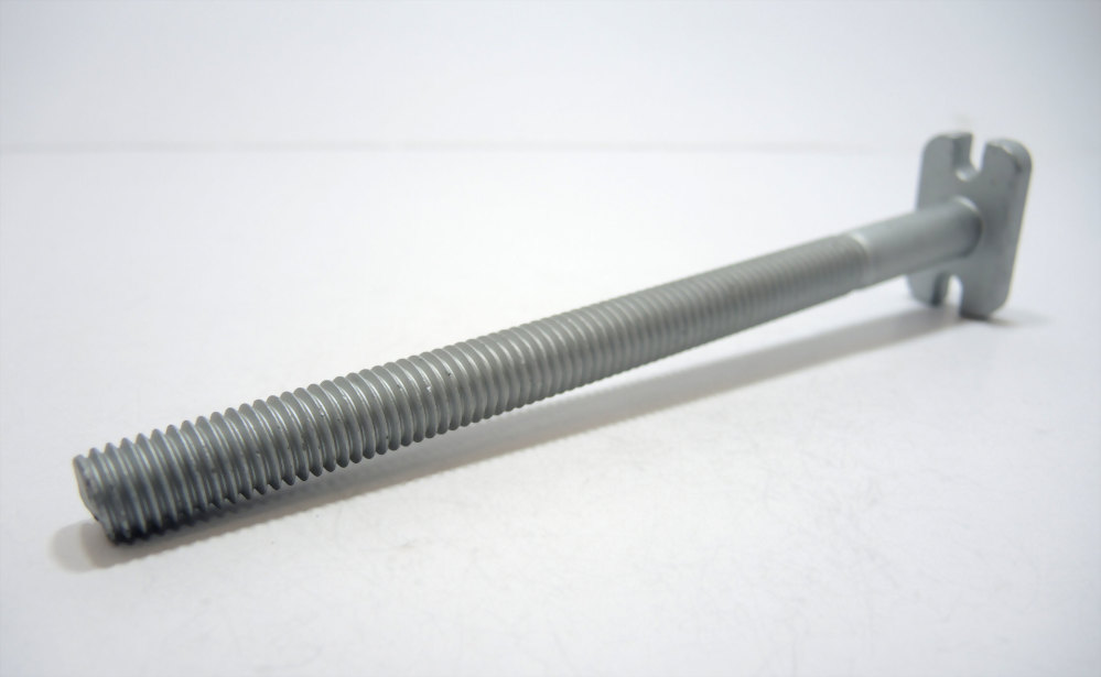 01 Customized Screws